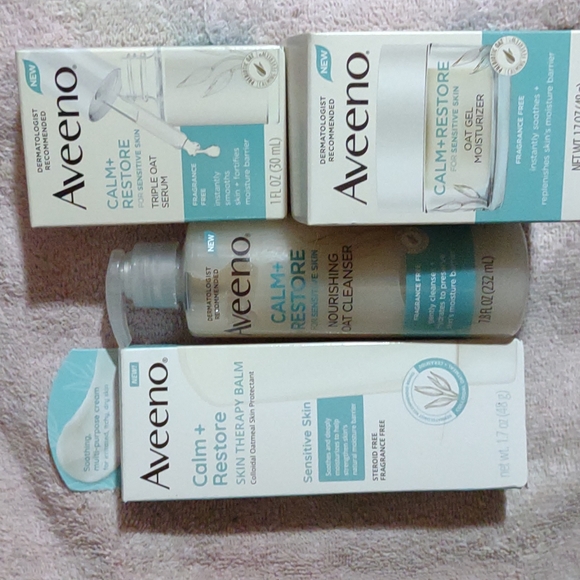 AVEENO CALM+RESTORE QUAD OAT FOR SENSITIVE SKIN - Picture 1 of 5
